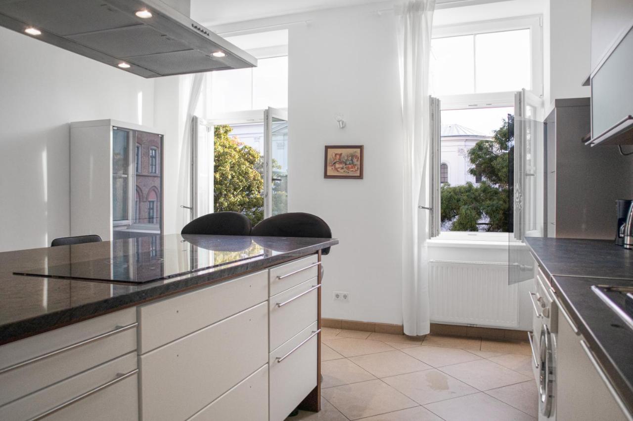 Superb 7Br Shared Apartment- Near Hauptbahnhof Wien Eksteriør billede
